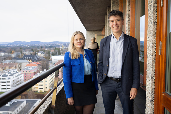 Pressefoto av Tina-Irene Luggens Amundsen og Morten Thuve, som begge jobber med bærekraft i BDO